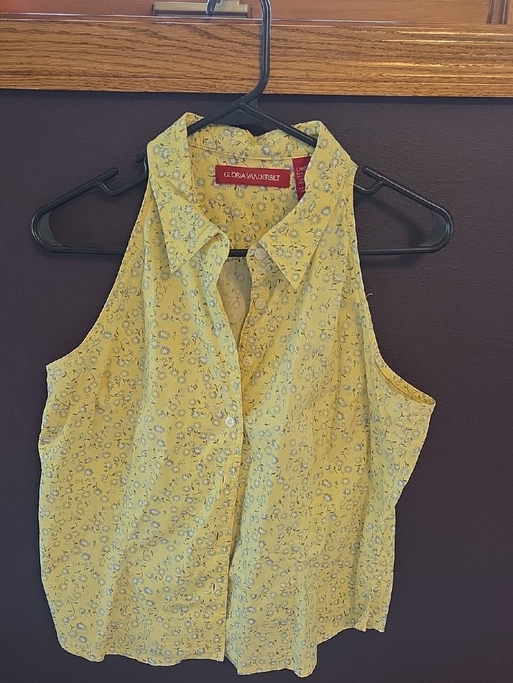 Gloria Vanderbilt Yellow Floral Sleeveless Button-Down Shirt